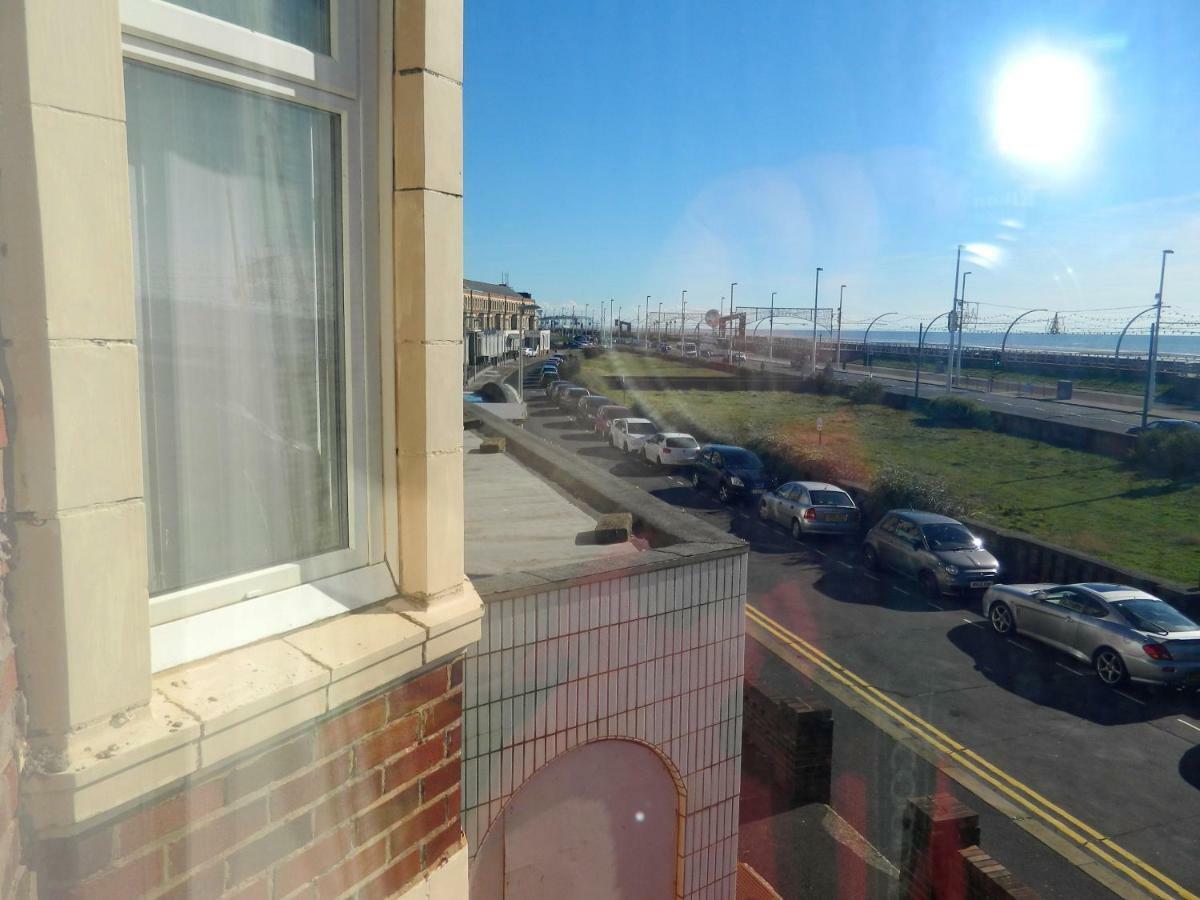 Ocean Bay Hotell Blackpool Exteriör bild